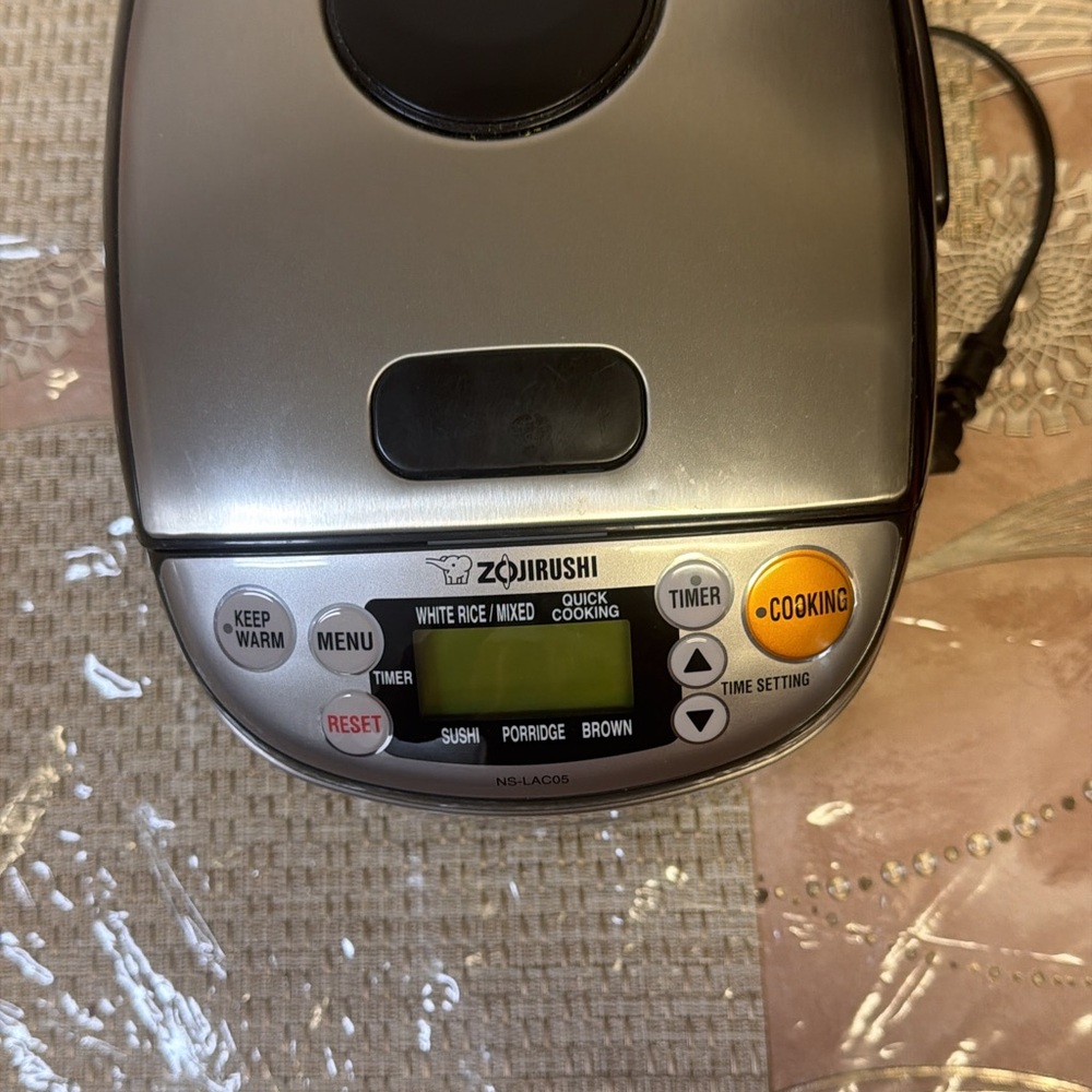 Zojirushi Silver Electric Rice Cooker with Quick Cooking - Silver